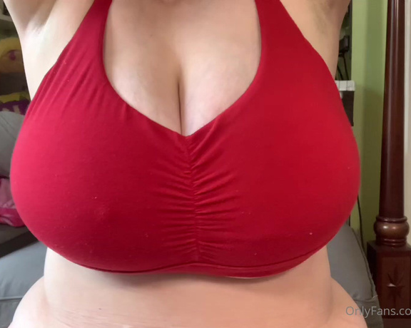 Penelope34J aka Penelope34j OnlyFans - This one is definitely for the breast fetishists and boob admirers Imagine what you would do while