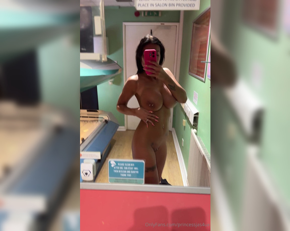 PrincessJas4Ux aka Princessjas4ux OnlyFans - Getting tanned for the wedding only 13 days to