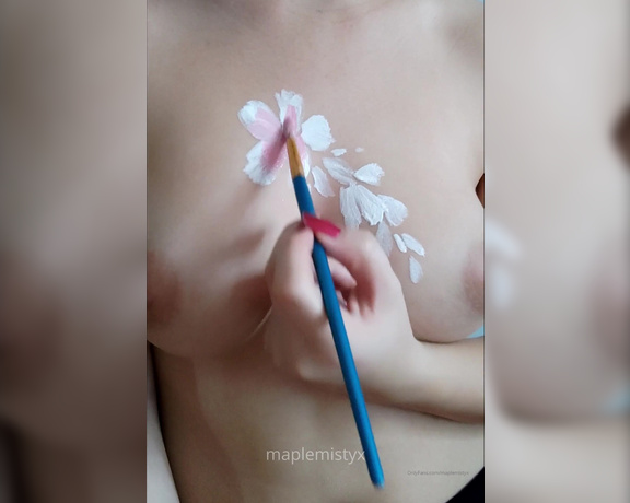 Misty aka Maplemistyx OnlyFans - Hey loves! So I decided to make a quick video for you of me painting some cute flowers on myself
