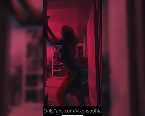Sophia Del Mar aka Vixensophia OnlyFans - First attempt at the silhouette challenge! What do you think Which do you like best 2