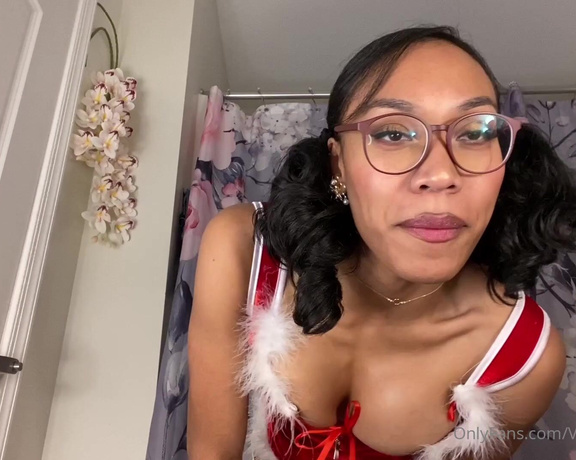 Veronica Glasses aka Veronicaglasses OnlyFans - Xmas Bathroom Cream Spill I didn’t plan on filming in the bathroom but that’s where I ended up lol