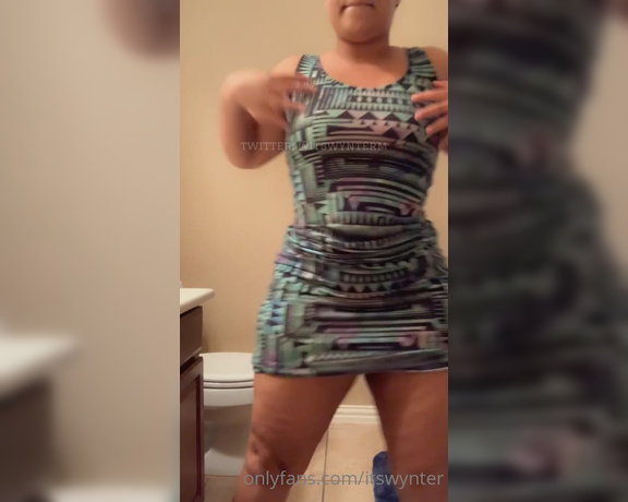 Wynter aka Itswynter OnlyFans - Sundress twerk