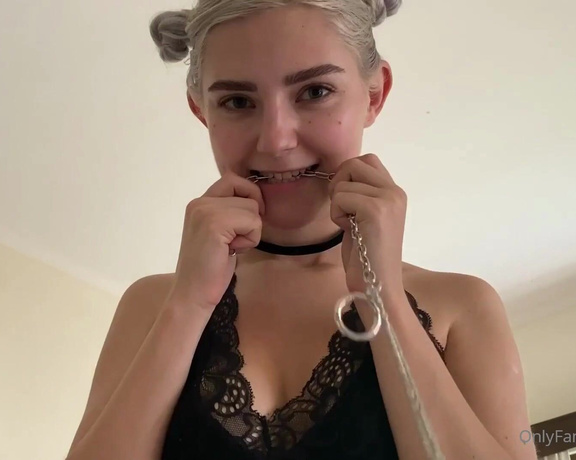 Eva Elfie aka Evaelfie OnlyFans - Can you pass all 3 levels missed this POV video Message me #LEASH1 and I sent to you
