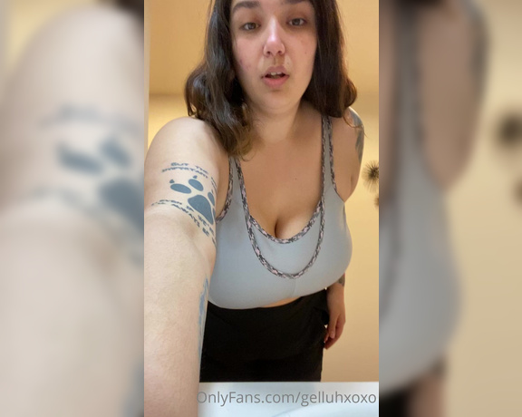 Gelluh aka Gelluhxoxo OnlyFans - The moment you take you bra off after work is magic