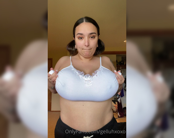 Gelluh aka Gelluhxoxo OnlyFans - Which titty drop do you like better 1