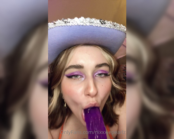 Nixie aka Nixxxie OnlyFans - Pov cowgirl gf is sucking your dick and wants you to cum down her throat