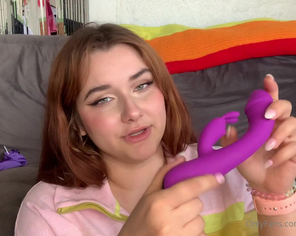 Nixie aka Nixxxie OnlyFans - {MASTURBATION, VIBRATING DILDO, 20 MIN} hi guys so this video here is a 20 minute video of my trying