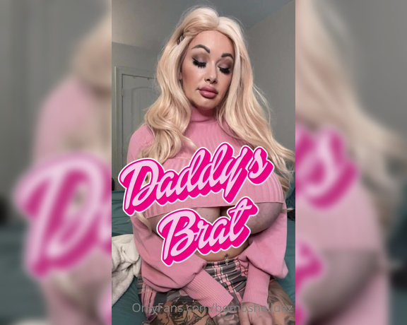 Dez JUGGS aka Bombshelldez OnlyFans - Your favorite little brat is back, daddy! You know I love teasing you because it always gets you