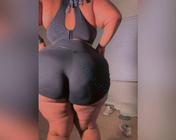 Brianna Willis aka Beautifuljudy23 OnlyFans - Good afternoon babes loud claps