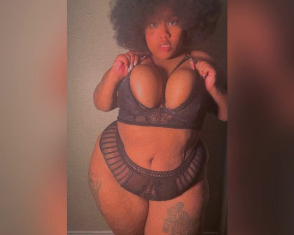 Brianna Willis aka Beautifuljudy23 OnlyFans - Let me just say I’m am proud of my self I made it clap on all 4s and that nude ass spread is this