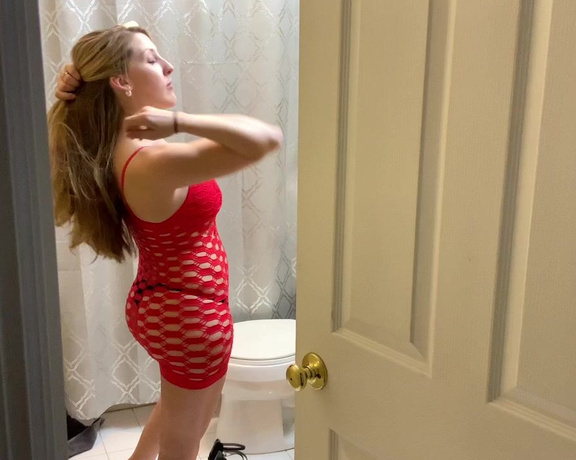 ErikaSwingz - Hotwife Getting Ready For Her Date