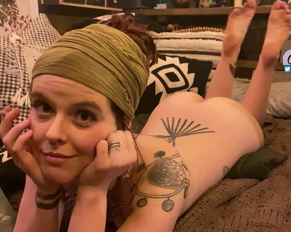 Olivia Jarden - Hipster Cutie Blazes Oil Bum +Suck Cock