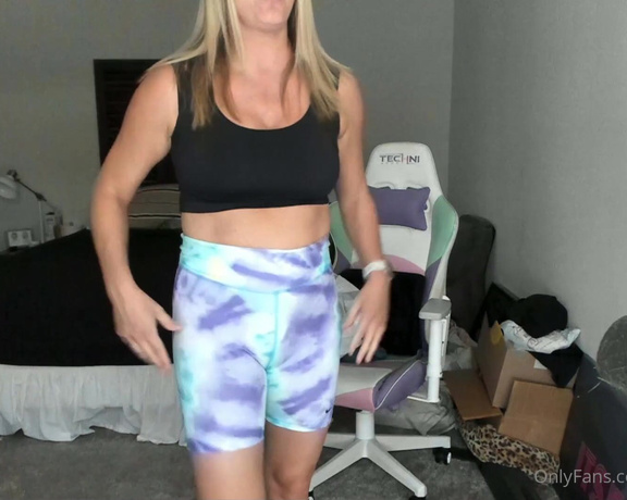 Only Fangs aka Itsonlyfangs OnlyFans - Got some new yoga style workout shorts that are super tight and I LOVE them!! Check out the haul!