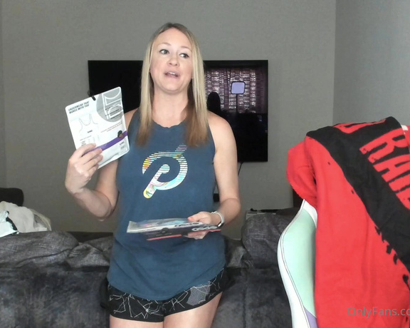 Only Fangs aka Itsonlyfangs OnlyFans - The had a HUGE sale at PSD for their sports bras and I had to do a haul! There is a nice BTS in the