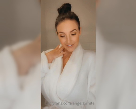 Angela White aka Angelawhite OnlyFans - Loving Girlfriend Experience Sensual bubble bath with love affirmations Check your DMs for the