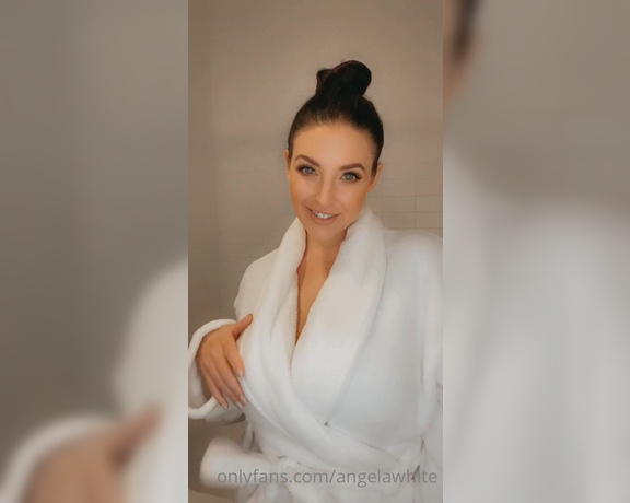Angela White aka Angelawhite OnlyFans - Loving Girlfriend Experience Sensual bubble bath with love affirmations Check your DMs for the