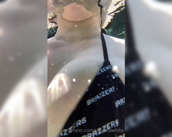 Angela White aka Angelawhite OnlyFans - Underwater Boobs So soft and jiggly