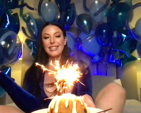 Angela White aka Angelawhite OnlyFans - BREAKING NEWS ONLYFANS MODEL STARTS FIRE ON HER LIVESTREAM The full recording of my livestream