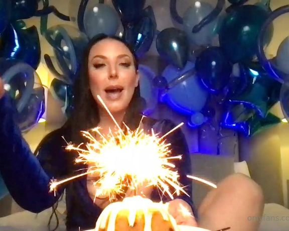 Angela White aka Angelawhite OnlyFans - BREAKING NEWS ONLYFANS MODEL STARTS FIRE ON HER LIVESTREAM The full recording of my livestream