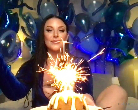 Angela White aka Angelawhite OnlyFans - BREAKING NEWS ONLYFANS MODEL STARTS FIRE ON HER LIVESTREAM The full recording of my livestream