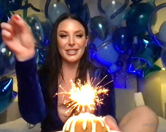 Angela White aka Angelawhite OnlyFans - BREAKING NEWS ONLYFANS MODEL STARTS FIRE ON HER LIVESTREAM The full recording of my livestream