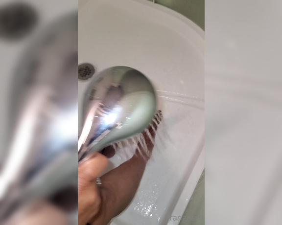 OrangesRB aka Orangesrb OnlyFans - Cant believe I went to the bathroom in the shower {Next video}