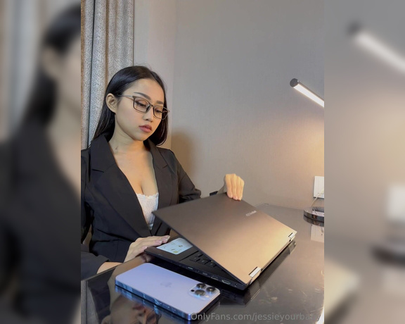 Jasmine aka Jasminebabegirl OnlyFans - How is how i got aroused while reading those msgs