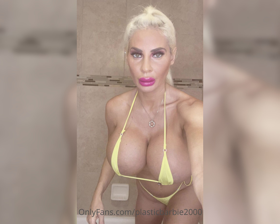 Bombshell Skyler aka Plasticbarbie2000 OnlyFans - Hi babys so here is my New video of me in the shower in my sexy yellow tiny bikini oiling up myself