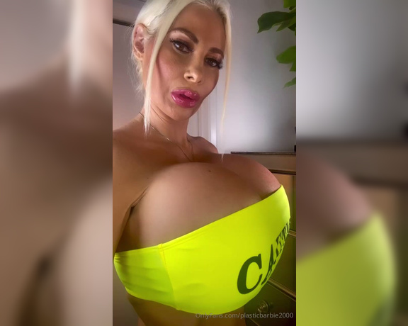 Bombshell Skyler aka Plasticbarbie2000 OnlyFans - New Strip down made in this sexy set