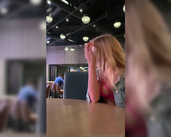 Danii Banks aka Daniibanksvip OnlyFans - She flashed the waiter then gave him head afterwards!! She’s a freak, add her page for her blow job