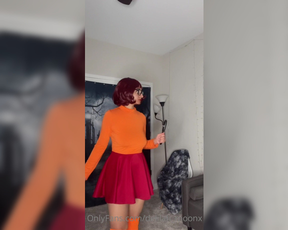 Delilah Moonx aka Delilah_moonx OnlyFans - Velma, where did your shirt go!