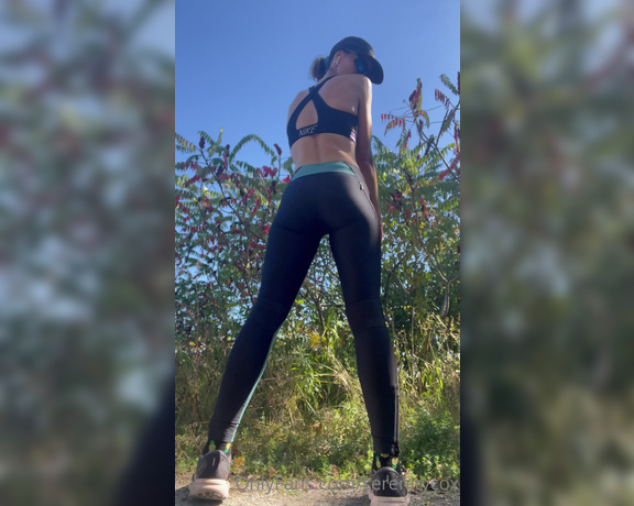 Serenity Cox aka Serenitycox OnlyFans - Out for a sunny trail run and stopped to give my booty a little more burn (Insert dick here )