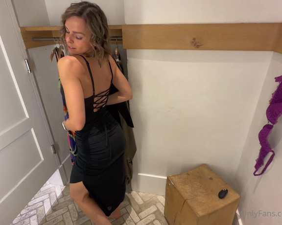 Serenity Cox aka Serenitycox OnlyFans - It seems you all enjoyed my last try on video, and with some holiday parties and dates coming up,