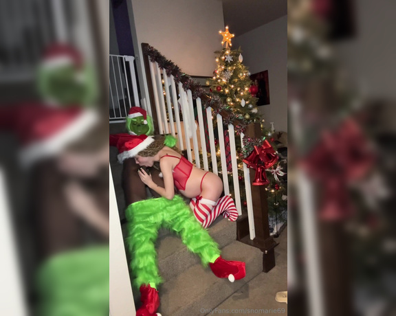 Sno Marie aka Snomarie69 OnlyFans - I love sucking the grinch big black dick