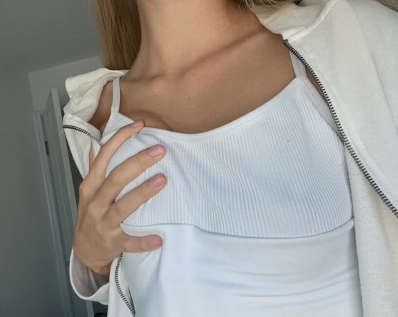 Mila Sobolov aka Milasobolov OnlyFans - This top is soooo deceiving lol my boobs are so much bigger than normal at the moment