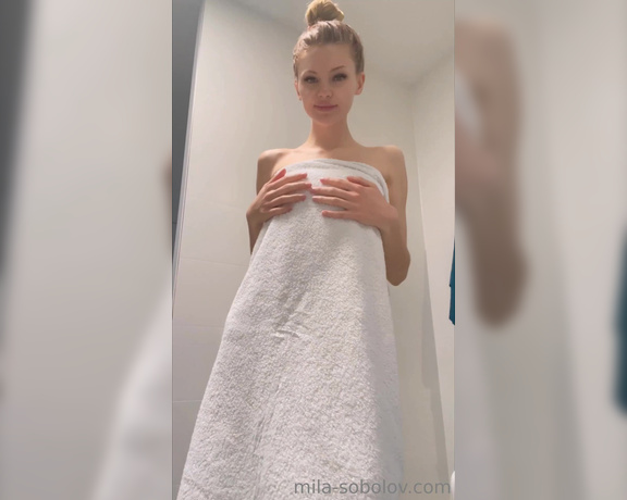 Mila Sobolov aka Milasobolov OnlyFans - Obligatory fresh out of the shower towel drop good morning lovers!