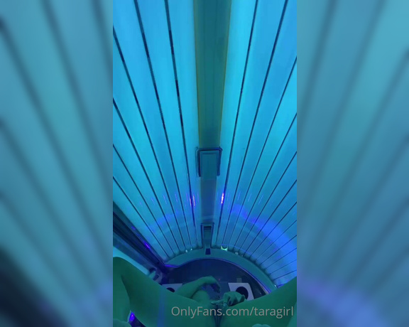 TaraGirl -  A little naughty time come to sunbed with me