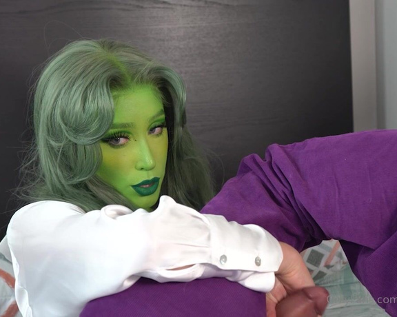 Toetally Devine -  Many of you wanted to see this She Hulk switch video so here it is Jens boyfriend has no