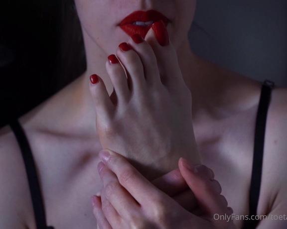 Toetally Devine -  A shortened version of my fave FW video. Red toes and red lips self worship. Seeing my lip