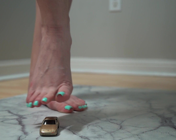 Toetally Devine -  Driving on the wrong side of town and stumbling into a giantess..