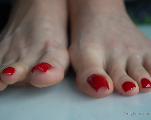 Toetally Devine -  Red spitty toes Tags red pedi, spit, spit play, wiggling