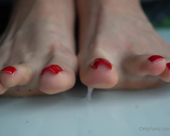 Toetally Devine -  Red spitty toes Tags red pedi, spit, spit play, wiggling