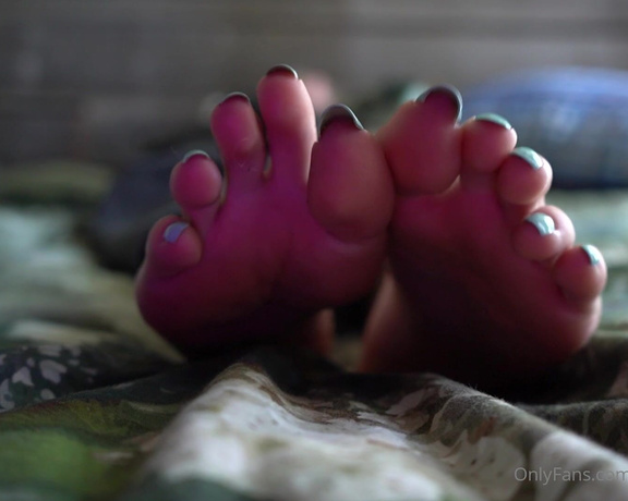 Toetally Devine -  Feet POV while I make myself cum