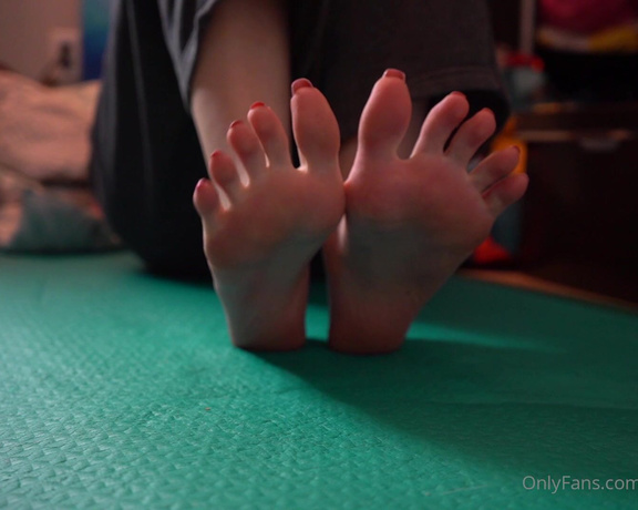 Toetally Devine -  A yoga mat tease from time time ago