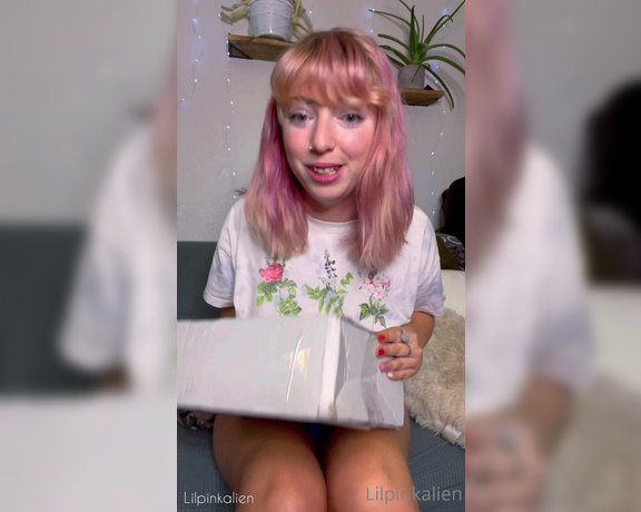 Lilpinkalien -  Very excited to show you my unboxing video for the toys that were sent to me by fauxphallus. ( https