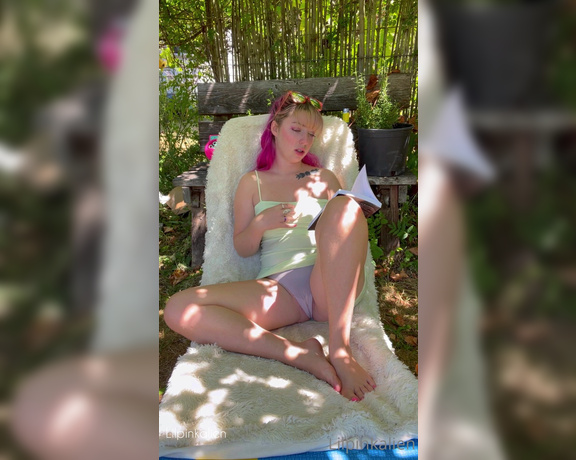 Lilpinkalien -  Tip $ on this post RIGHT NOW if you wanna watch me cum x in the garden