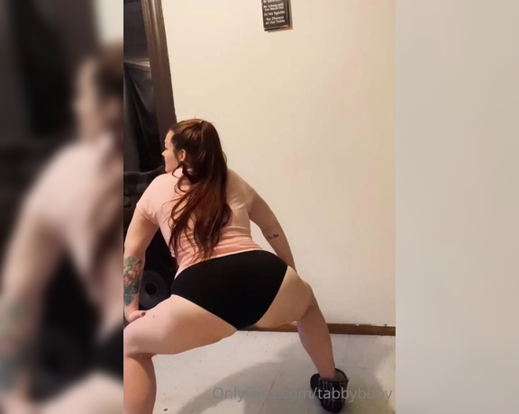 Tabbybbby -  Twerking, booty shaking and dancing A special treat to my free fans. Come see more on