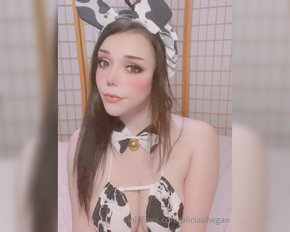 AliciaaHegao -  Just a goofy video in between pics hehe