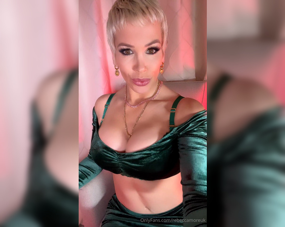 Rebecca More aka Rebeccamoreuk OnlyFans - #### JUST FILMED RIGHT!! Green temptress JOI! Can’t you watch all!! 1