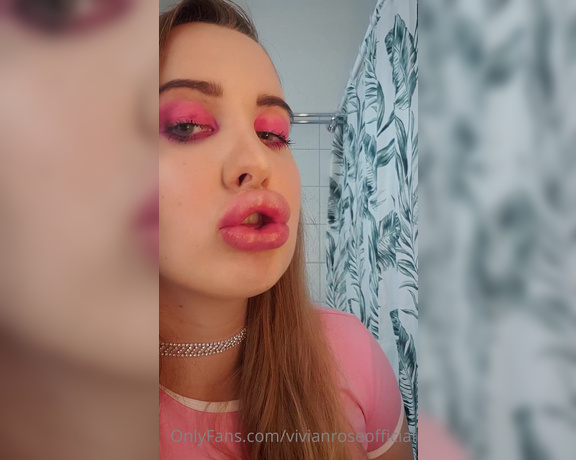 Vivian Rose aka Vivianroseofficial OnlyFans - Enjoy this swollen lips fetish video Cant wait to make new videos like these with my new tits,